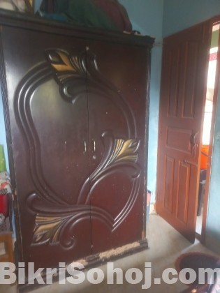 wood Almari
